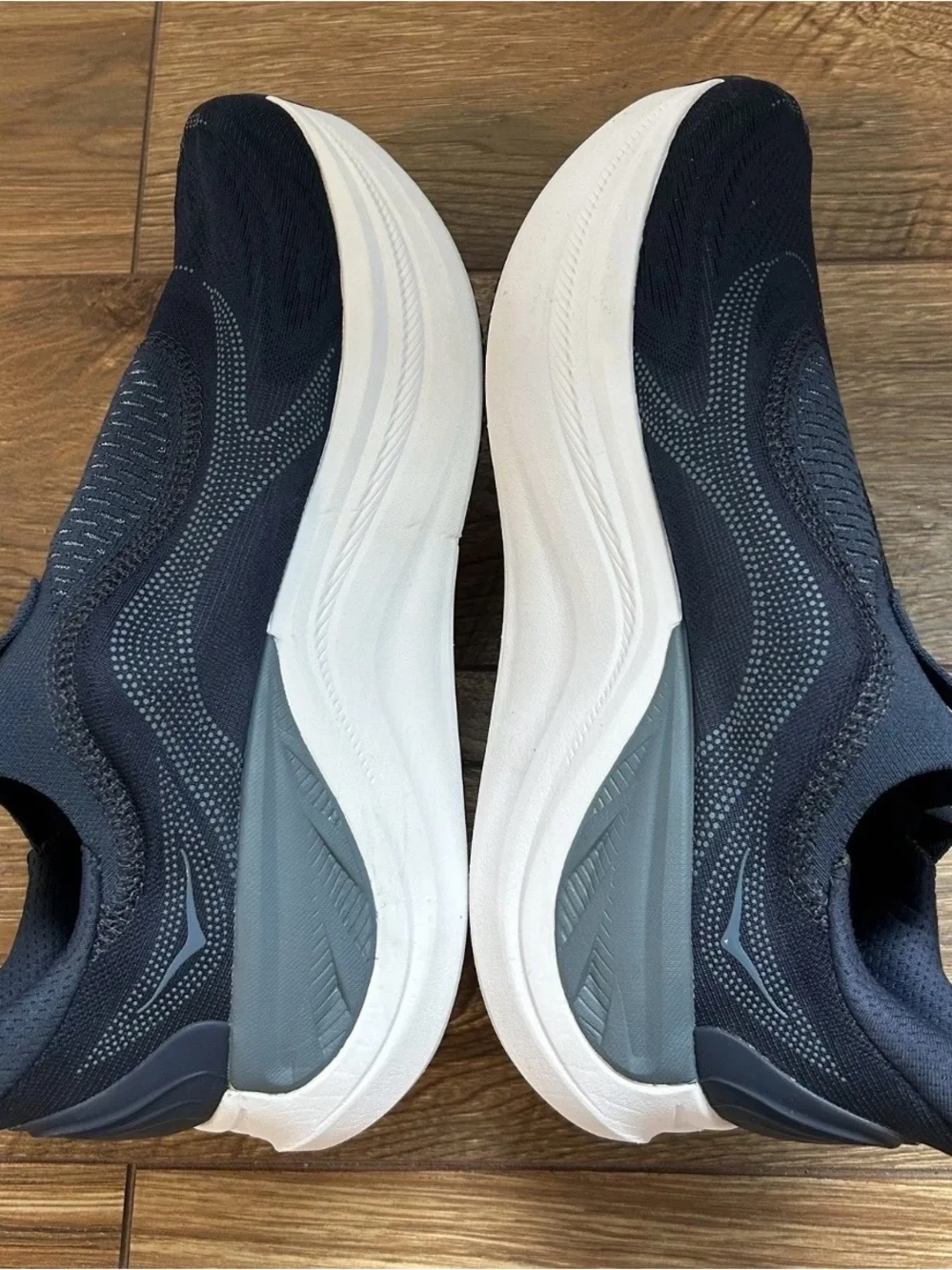 NEW Hoka Skyward Laceless Sneaker Slip On Shoes Men’s 8.5 Varsity Navy